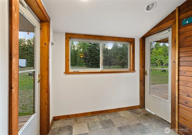 Photo 3 of Single family home for sale at 1061 Lauderdale Ln, Cle Elum, WA 98922 | MLS# NWM2520640 | Listing updated on 2026-09-17