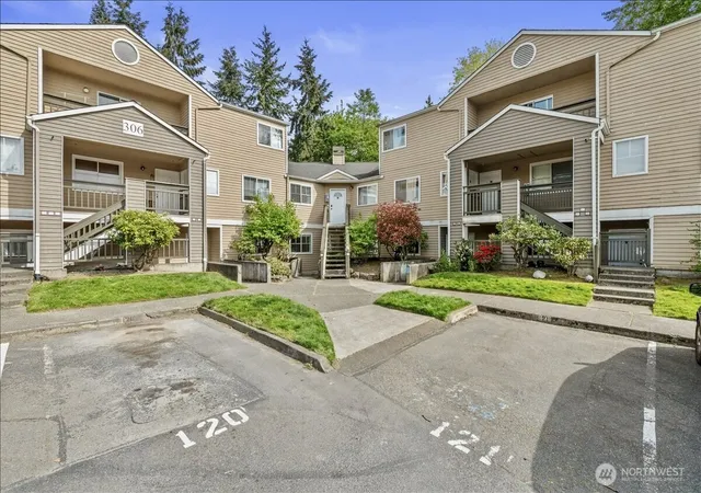 Photo 1 of Condo for sale at 5300 Harbour Pointe Blvd #306H, Mukilteo, WA 98275 | MLS# NWM2520776 | Listing updated on 2026-09-17
