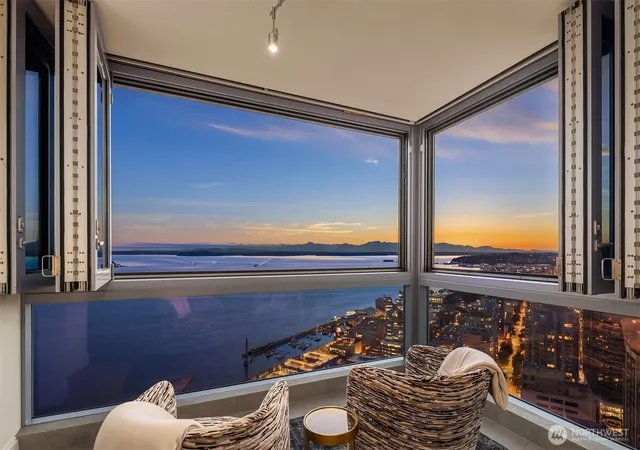 Photo 2 of Condo for sale at 1521 2nd Avenue #PH3800, Seattle, WA 98101 | MLS# NWM2520793 | Listing updated on 2026-09-17