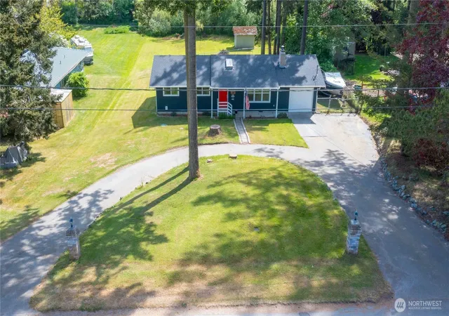 Photo 3 of Single family home for sale at 1986 Peacock Ln, Oak Harbor, WA 98277 | MLS# NWM2521891 | Listing updated on 2026-09-17
