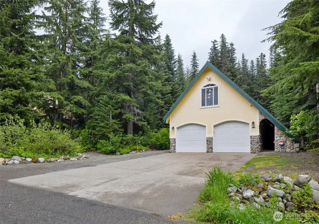 Photo 2 of Single family home for sale at 670 Yellowstone, Snoqualmie Pass, WA 98068 | MLS# NWM2521896 | Listing updated on 2026-09-21