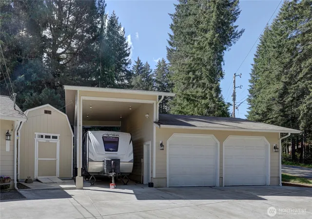 Photo 4 of Single family home for sale at 1720 E Saint Andrews Dr N, Shelton, WA 98584 | MLS# NWM2523606 | Listing updated on 2026-09-29