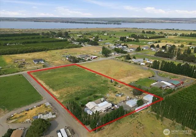 Photo 2 of Manufactured home for sale at 70301 S 2410 Prse, Kennewick, WA 99337 | MLS# NWM2523891 | Listing updated on 2026-09-17