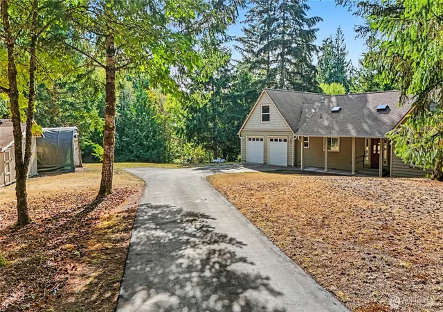 Photo 2 of Single family home for sale at 150 E Shadow Ln, Shelton, WA 98584 | MLS# NWM2523958 | Listing updated on 2026-09-21