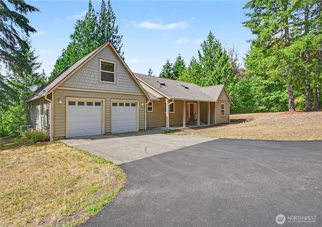 Photo 3 of Single family home for sale at 150 E Shadow Ln, Shelton, WA 98584 | MLS# NWM2523958 | Listing updated on 2026-09-21