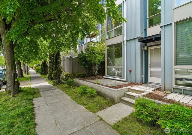 Townhouse for sale at 3817 B California Ave SW, Seattle, WA 98116 | MLS# NWM2524132