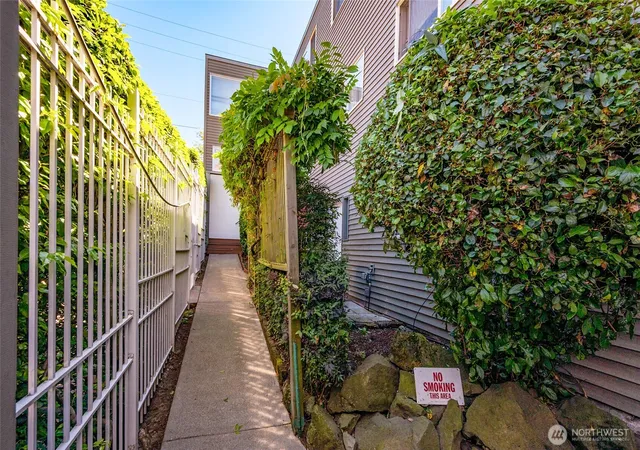 Photo 4 of Multi family home for sale at 525 E Roy St, Seattle, WA 98102 | MLS# NWM2524172 | Listing updated on 2026-09-21