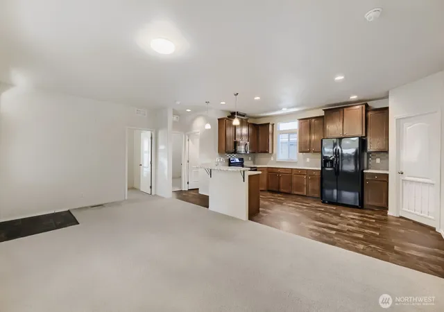 Photo 3 of Manufactured home for sale at 7508 47th Avenue Ne #14, Marysville, WA 98270 | MLS# NWM2524382 | Listing updated on 2026-09-28