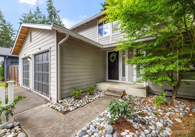 Photo 2 of Single family home for sale at 10710 126th Place Ne, Kirkland, WA 98033 | MLS# NWM2525427 | Listing updated on 2026-09-16