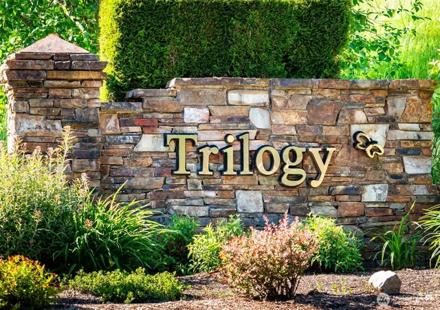 Photo 3 of Single family home for sale at 12652 Sunbreak Way Ne, Redmond, WA 98053 | MLS# NWM2526116 | Listing updated on 2026-09-24