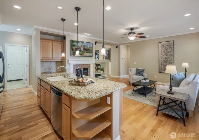 Photo 4 of Single family home for sale at 12652 Sunbreak Way NE, Redmond, WA 98053 | MLS# NWM2526116 | Listing updated on 2026-09-24