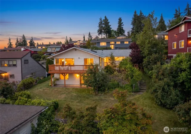 Photo 1 of Single family home for sale at 909 Queen St, Bellingham, WA 98229 | MLS# NWM2526392 | Listing updated on 2026-09-17