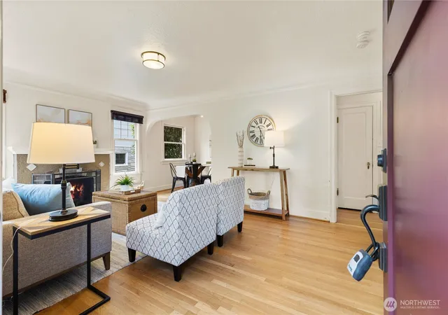 Photo 3 of Single family home for sale at 547 Ne 91st Street, Seattle, WA 98115 | MLS# NWM2526799 | Listing updated on 2026-10-01