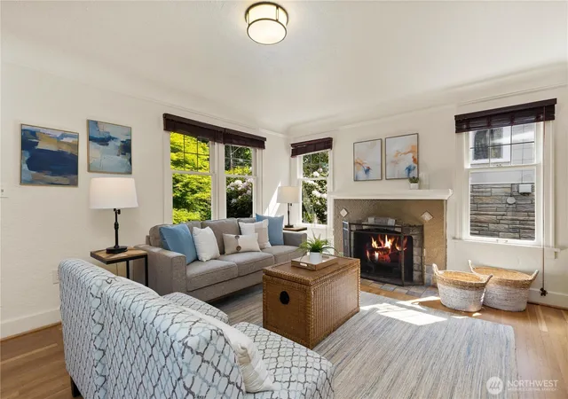 Photo 3 of Single family home for sale at 547 NE 91st Street, Seattle, WA 98115 | MLS# NWM2526799 | Listing updated on 2026-10-01