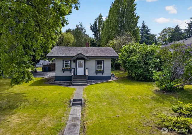 Photo 1 of Single family home for sale at 501 35th Street, Anacortes, WA 98221 | MLS# NWM2527102 | Listing updated on 2026-09-28