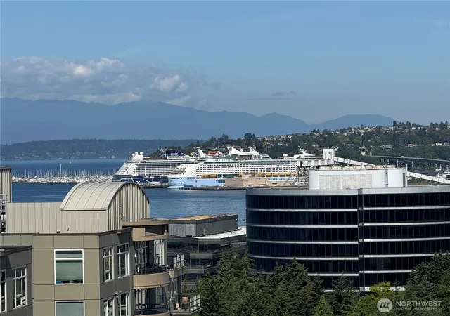 Photo 3 of Condo for sale at 76 Cedar St #611, Seattle, WA 98121 | MLS# NWM2527526 | Listing updated on 2026-10-02