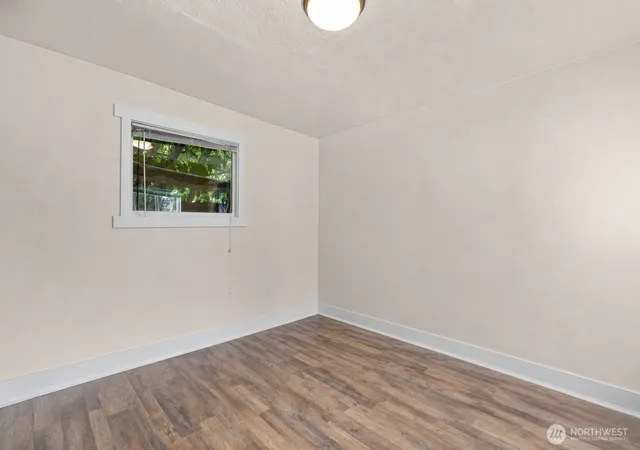 Photo 4 of Multi family home for sale at 926 Pleasant Ave, Bremerton, WA 98337 | MLS# NWM2528049 | Listing updated on 2026-09-16