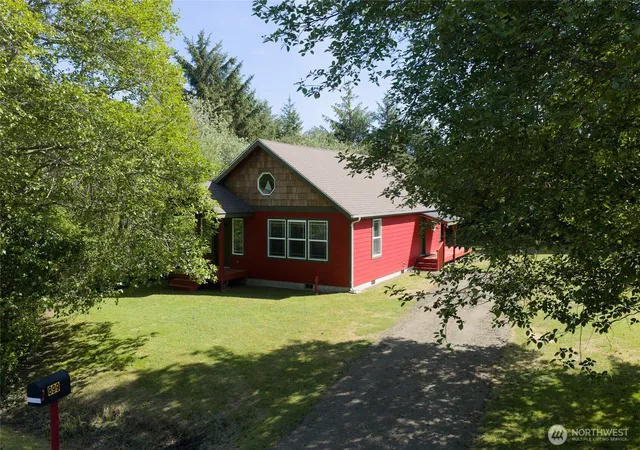 Photo 3 of Single family home for sale at 899 Wawona Ave SW, Ocean Shores, WA 98569 | MLS# NWM2528349 | Listing updated on 2026-09-18