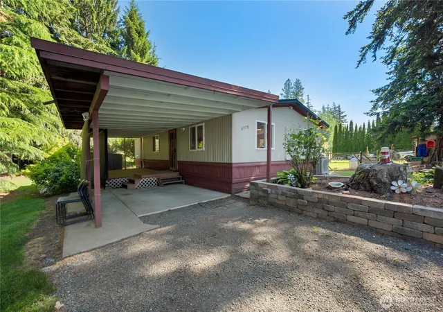 Photo 3 of Manufactured home for sale at 6978 Hannegan Rd, Lynden, WA 98264 | MLS# NWM2529464 | Listing updated on 2026-09-21