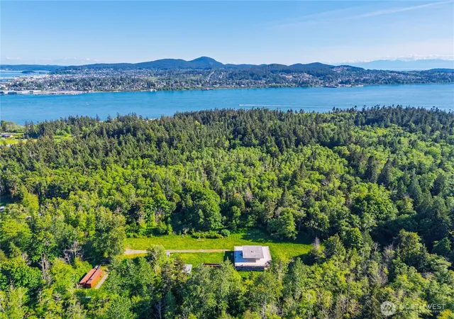 Photo 4 of Single family home for sale at 5233 Pheasant Run Ln, Anacortes, WA 98221 | MLS# NWM2529508 | Listing updated on 2026-09-28