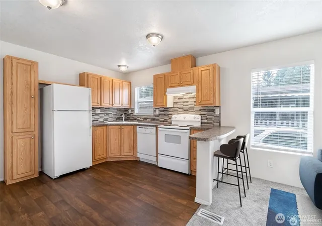 Photo 4 of Manufactured home for sale at 17114 153rd Avenue SE #10, Yelm, WA 98597 | MLS# NWM2529559 | Listing updated on 2026-09-18