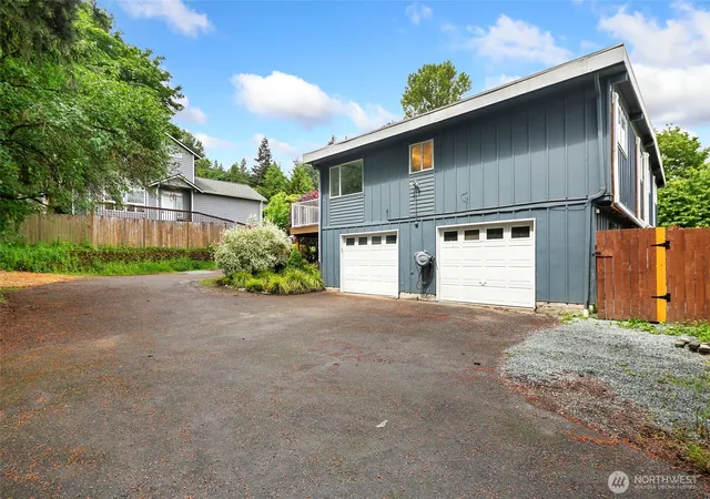 Photo 2 of Multi family home for sale at 2320 Ravenna St, Everett, WA 98203 | MLS# NWM2529709 | Listing updated on 2026-09-30