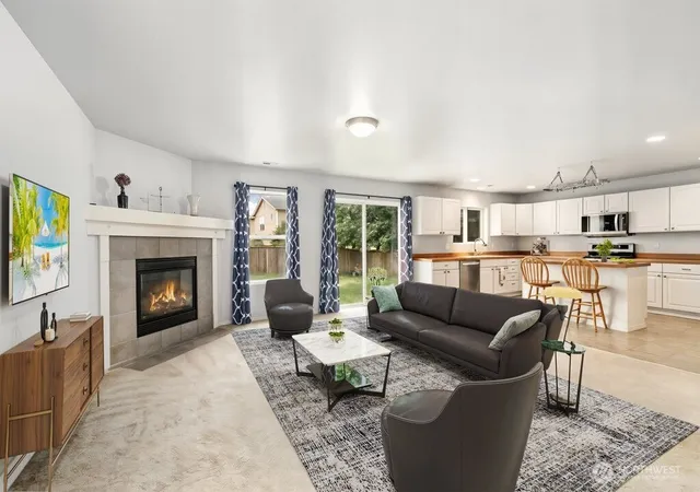 Photo 4 of Single family home for sale at 18412 95th Avenue Ct E, Puyallup, WA 98375 | MLS# NWM2529935 | Listing updated on 2026-09-21