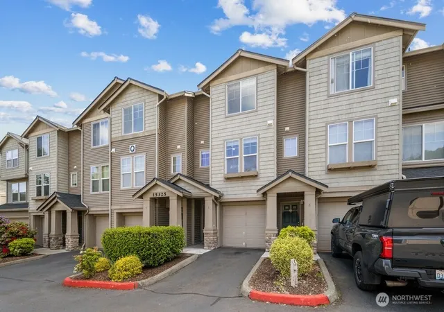 Photo 3 of Townhouse for sale at 15325 Se 155th Place #Q5, Renton, WA 98058 | MLS# NWM2530946 | Listing updated on 2026-09-23