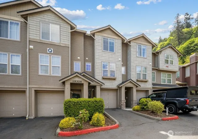 Photo 3 of Townhouse for sale at 15325 SE 155th Place #Q5, Renton, WA 98058 | MLS# NWM2530946 | Listing updated on 2026-09-23