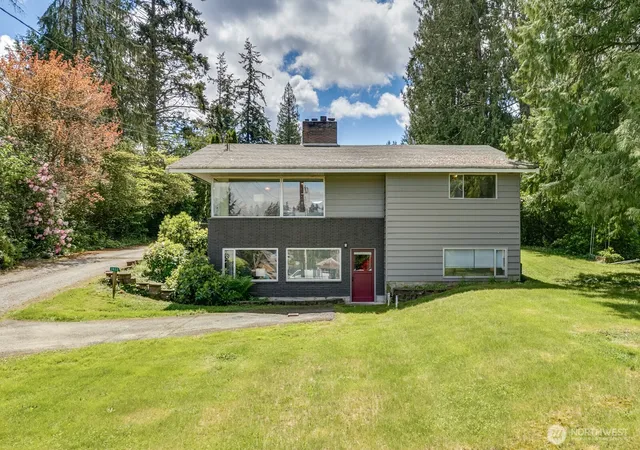 Photo 1 of Single family home for sale at 3822 Shelby Rd #B, Lynnwood, WA 98087 | MLS# NWM2531010 | Listing updated on 2026-09-25
