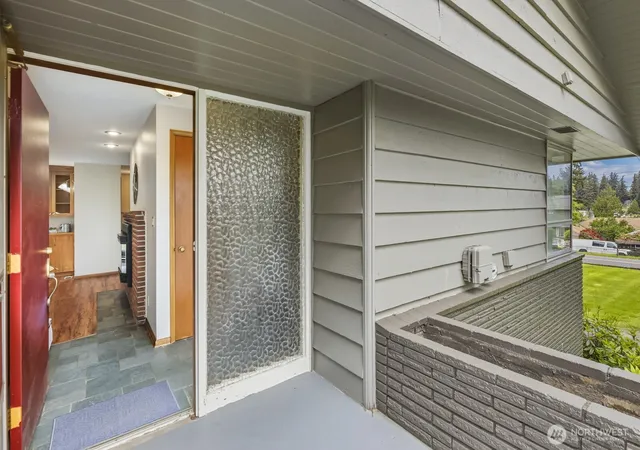 Photo 3 of Single family home for sale at 3822 Shelby Rd #B, Lynnwood, WA 98087 | MLS# NWM2531010 | Listing updated on 2026-09-25