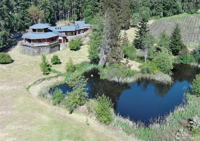 Photo 3 of Single family home for sale at 206 Hawthorne Ln, Friday Harbor, WA 98250 | MLS# NWM2531269 | Listing updated on 2026-09-17