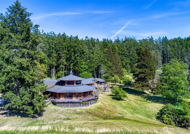 Photo 4 of Single family home for sale at 206 Hawthorne Ln, Friday Harbor, WA 98250 | MLS# NWM2531269 | Listing updated on 2026-09-17