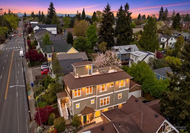 Photo 1 of Single family home for sale at 400 Ne 50th Street, Seattle, WA 98105 | MLS# NWM2531769 | Listing updated on 2026-09-29