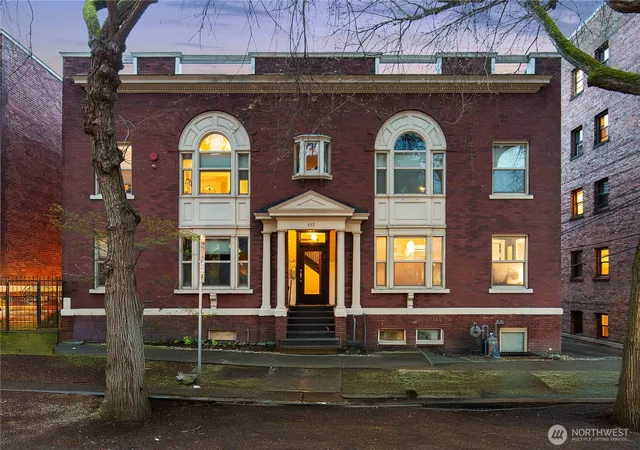 Photo 2 of Condo for sale at 117 John St #9, Seattle, WA 98109 | MLS# NWM2532050 | Listing updated on 2026-09-18