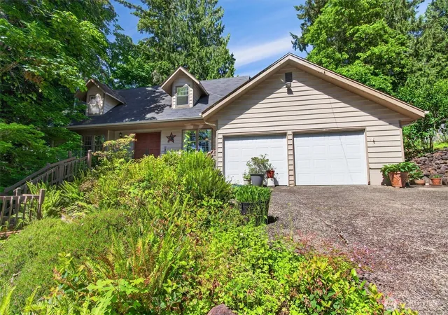 Photo 2 of Single family home for sale at 1411 Miller Dr, Kelso, WA 98626 | MLS# NWM2532110 | Listing updated on 2026-09-26