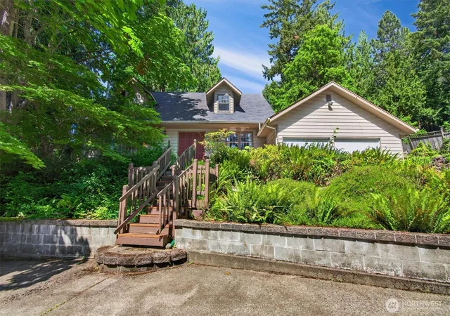 Photo 3 of Single family home for sale at 1411 Miller Dr, Kelso, WA 98626 | MLS# NWM2532110 | Listing updated on 2026-09-26