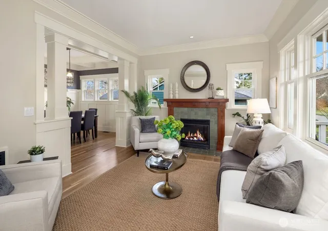 Photo 4 of Single family home for sale at 5113 47th Avenue NE, Seattle, WA 98105 | MLS# NWM2532132 | Listing updated on 2026-09-29