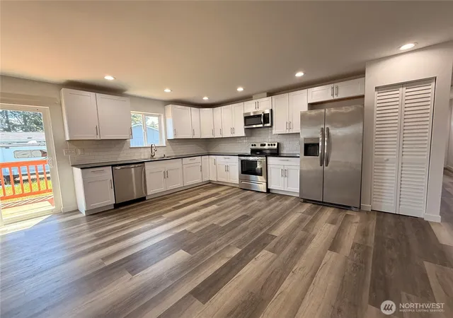 Photo 3 of Single family home for sale at 117 N Wynoochee Dr Sw, Ocean Shores, WA 98569 | MLS# NWM2532372 | Listing updated on 2026-09-21