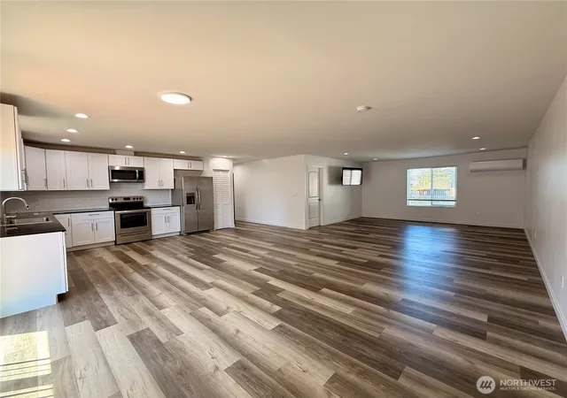 Photo 3 of Single family home for sale at 117 N Wynoochee Dr SW, Ocean Shores, WA 98569 | MLS# NWM2532372 | Listing updated on 2026-09-21