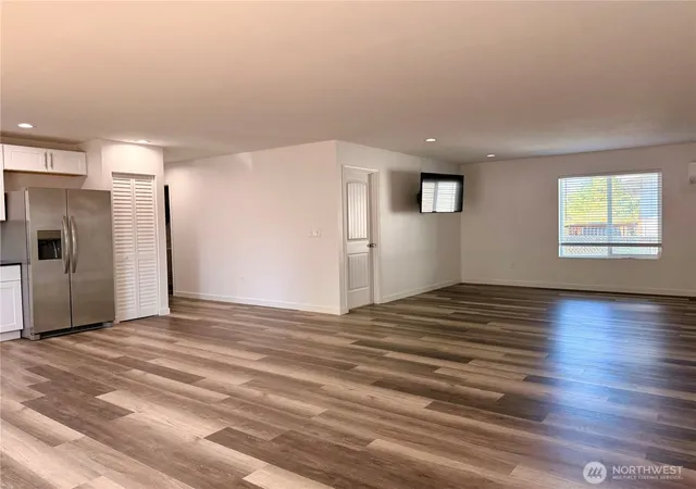 Photo 4 of Single family home for sale at 117 N Wynoochee Dr SW, Ocean Shores, WA 98569 | MLS# NWM2532372 | Listing updated on 2026-09-21