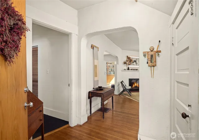 Photo 3 of Sale Pending at 111 W Kinnear Pl, Seattle, WA 98119 | MLS# NWM2532884 | Listing updated on 2026-09-25