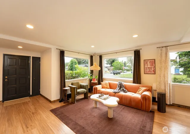 Photo 3 of Single family home for sale at 301 S Dunham Ave, Arlington, WA 98223 | MLS# NWM2533146 | Listing updated on 2026-10-01