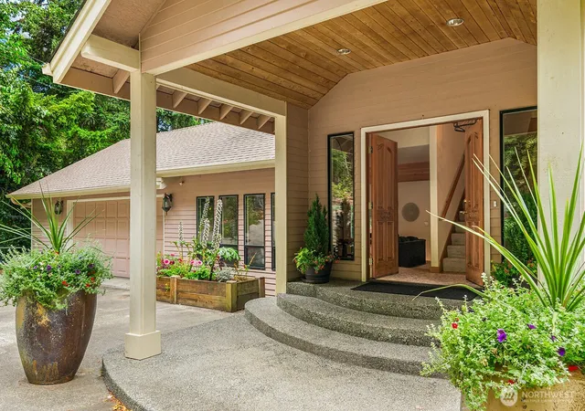 Photo 3 of Single family home for sale at 22808 105th Avenue Sw, Vashon, WA 98070 | MLS# NWM2533248 | Listing updated on 2026-10-02