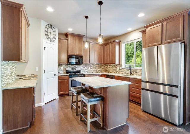 Photo 3 of Single family home for sale at 5913 164th Avenue Ct E, Sumner, WA 98390 | MLS# NWM2533675 | Listing updated on 2026-09-21