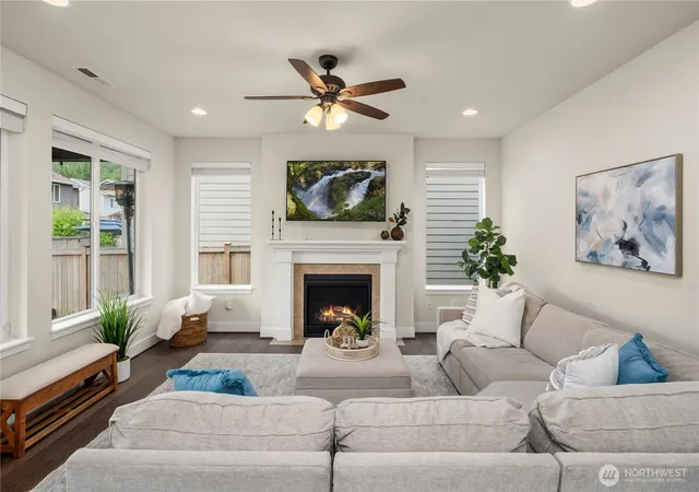 Photo 3 of Single family home for sale at 336 Zemp Way Ne, North Bend, WA 98045 | MLS# NWM2534082 | Listing updated on 2026-09-17
