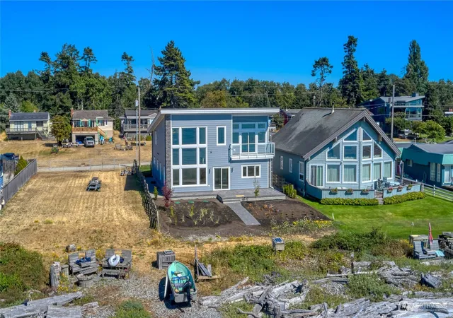 Photo 2 of Single family home for sale at 631 Freeman Ln, Point Roberts, WA 98281 | MLS# NWM2534361 | Listing updated on 2026-09-21
