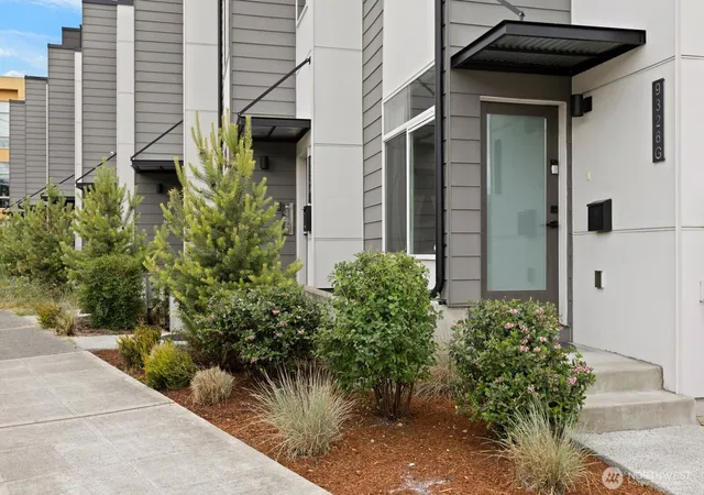 Photo 1 of Townhouse for sale at 9326 Renton Ave S #G, Seattle, WA 98118 | MLS# NWM2535004 | Listing updated on 2026-09-21
