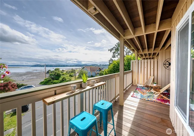 Photo 2 of Sale Pending at 1199 9th Avenue #204, Oak Harbor, WA 98277 | MLS# NWM2535249 | Listing updated on 2026-09-16