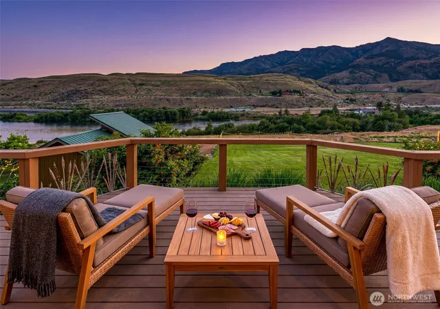 Photo 2 of Single family home for sale at 105 Bill Shaw Rd, Pateros, WA 98846 | MLS# NWM2535364 | Listing updated on 2026-09-17